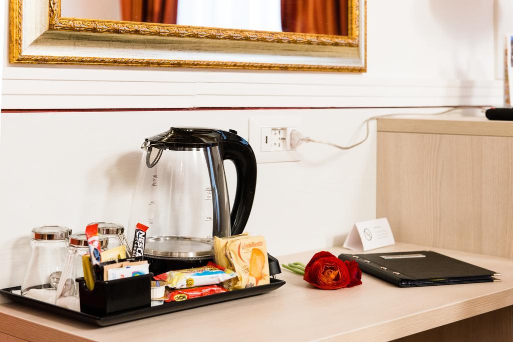Bed and Breakfast Domus Capilupi Рим Экстерьер фото