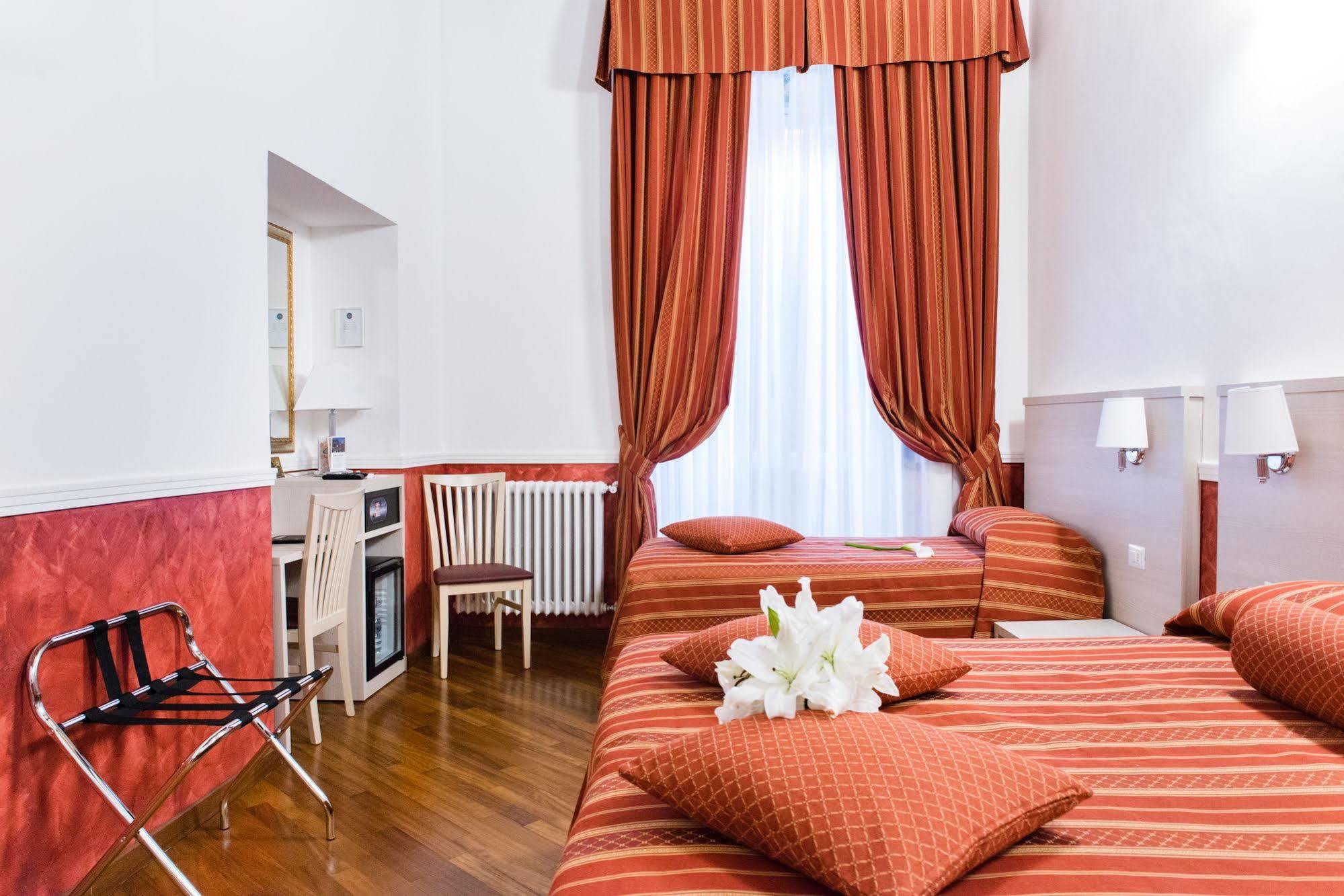 Bed and Breakfast Domus Capilupi Рим Экстерьер фото