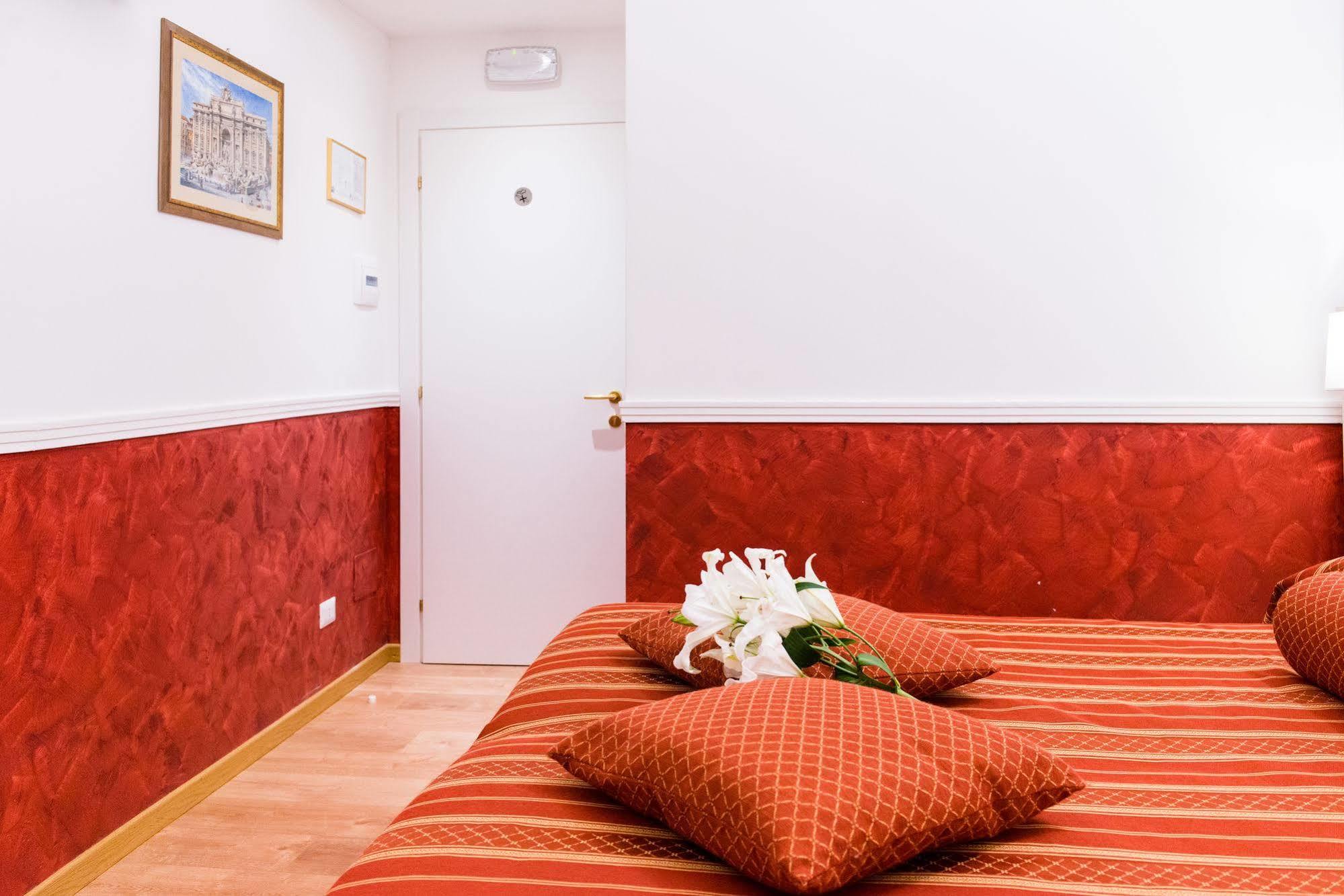 Bed and Breakfast Domus Capilupi Рим Экстерьер фото