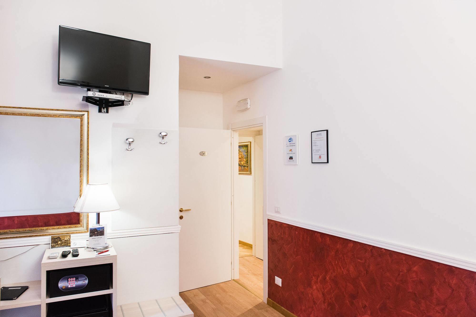 Bed and Breakfast Domus Capilupi Рим Экстерьер фото