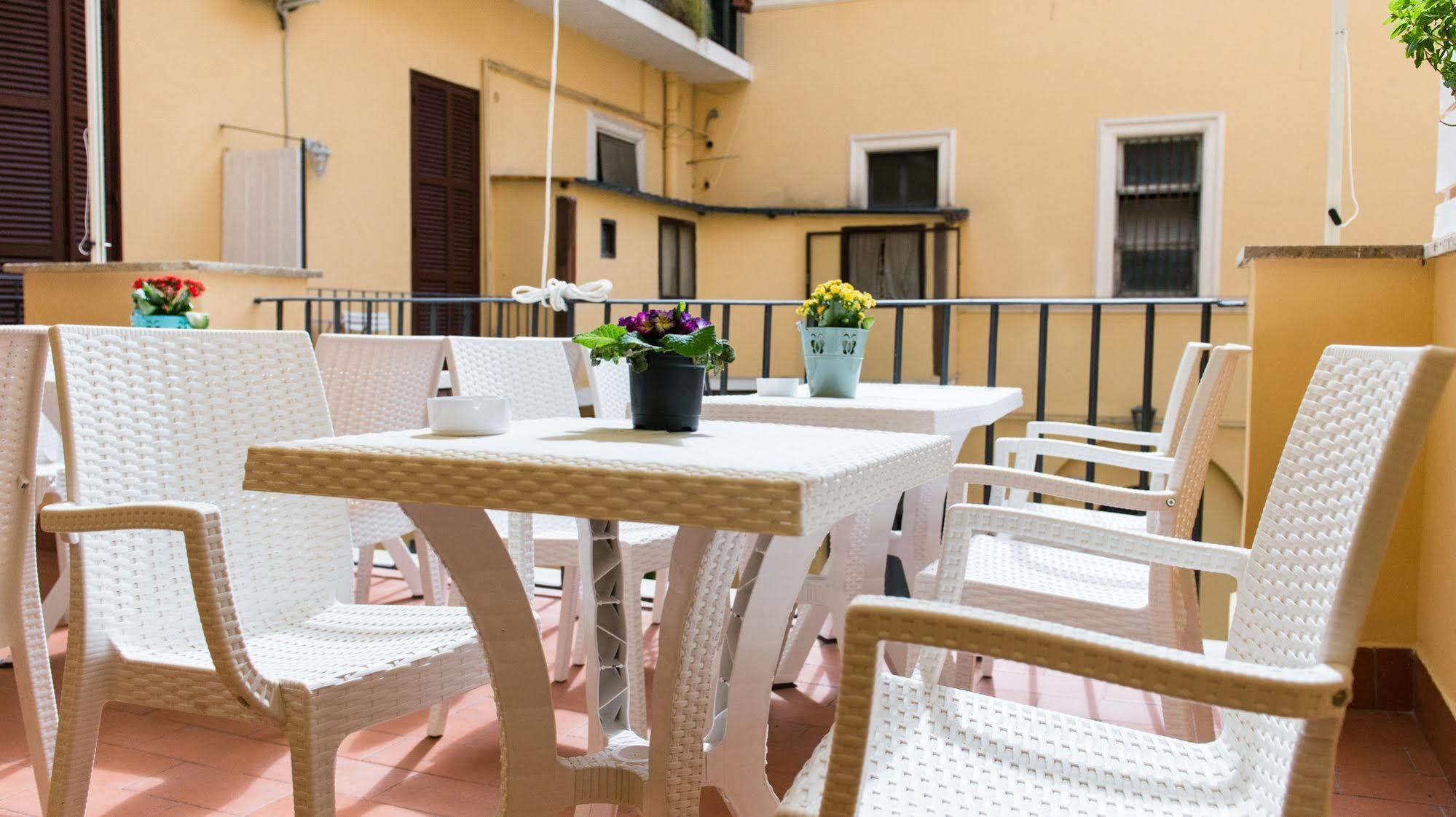 Bed and Breakfast Domus Capilupi Рим Экстерьер фото