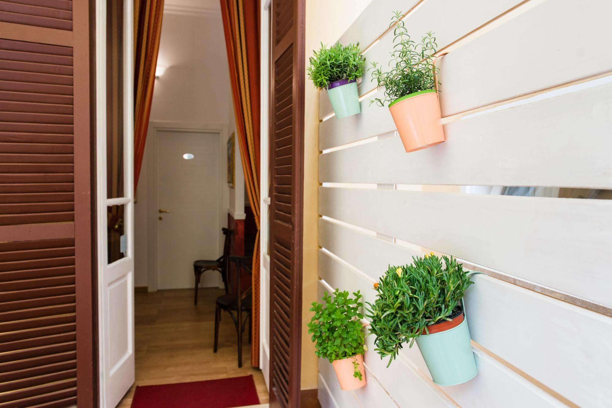 Bed and Breakfast Domus Capilupi Рим Экстерьер фото